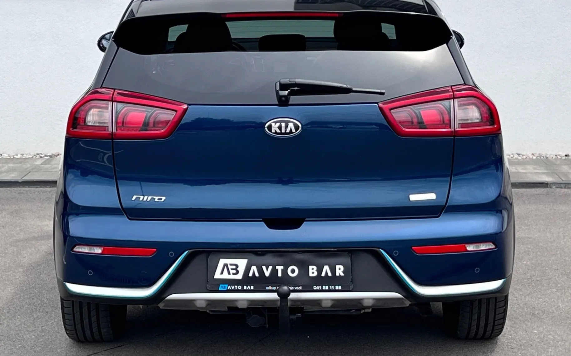 Notranja slika - KIA Niro - 1.6 PHEV+1.LAST+SLO+KAMERA+MRTVI KOT+JBL+KLJUKA - 7