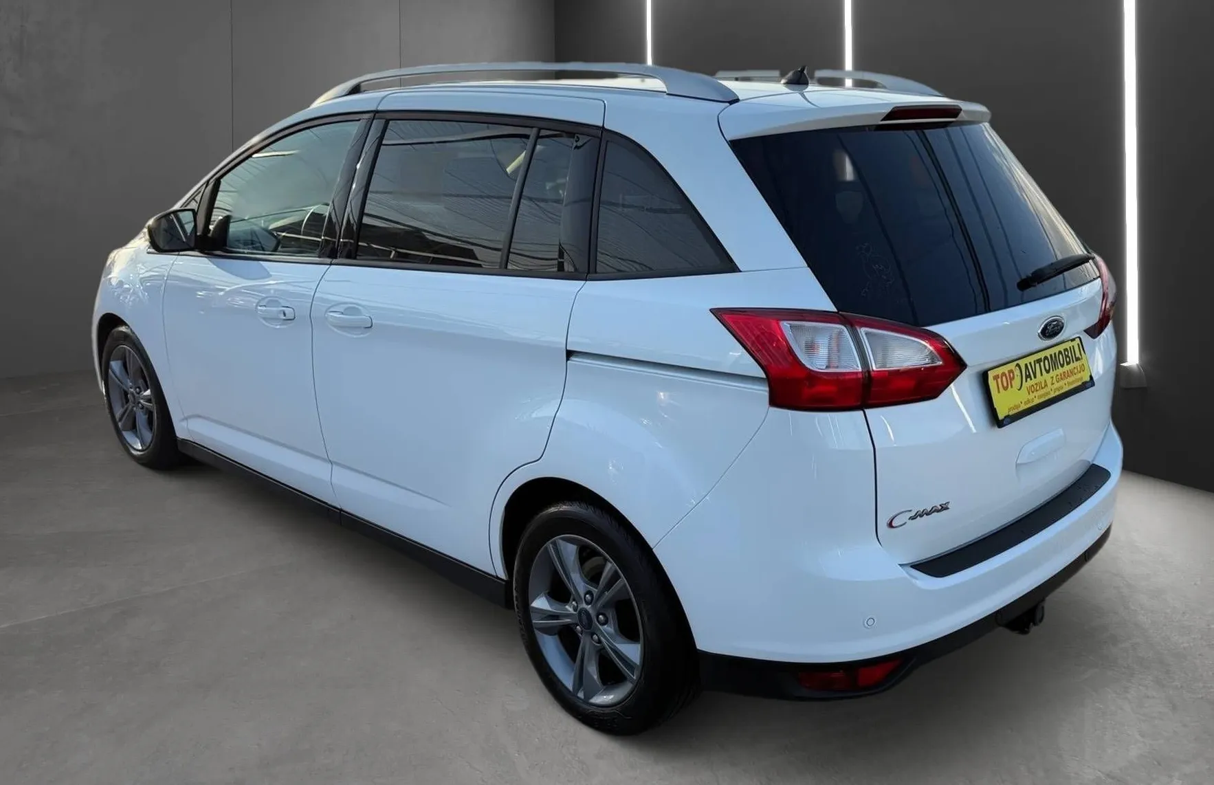 Zunanja slika - Ford Grand C-Max - 1.5 TDCi 1.LASNTIK SLO AVTO NAVI PDC - 4