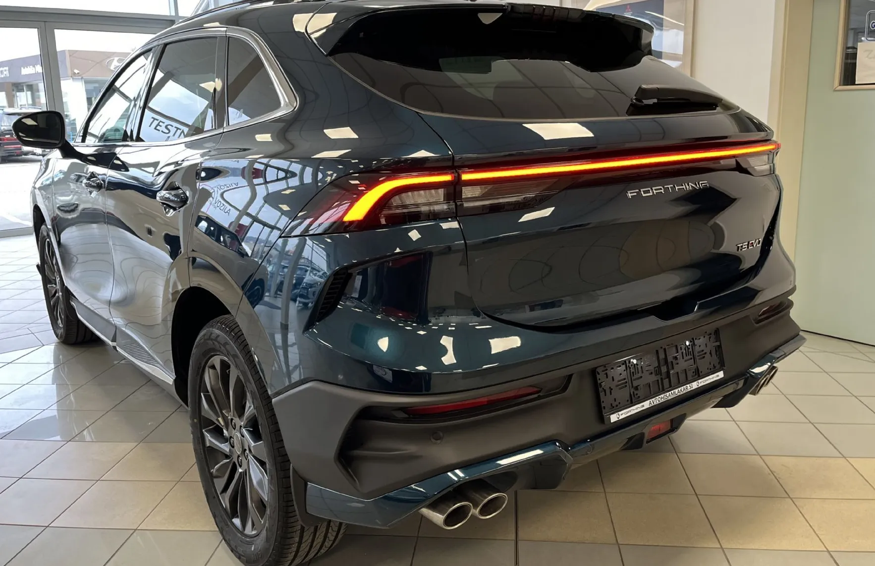 Zunanja slika - Forthing Forthing T5 EVO - T5 Evo 1.5 T-GDI LUXURY - NA ZALOGI - my 2025 - - 4