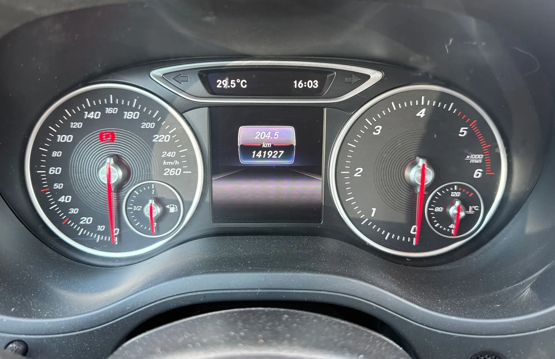 Zunanja slika - Mercedes-Benz B-Razred - B 200d D-LED NAVI PDC ALU GSV KREDIT 171 NA MESEC - 9
