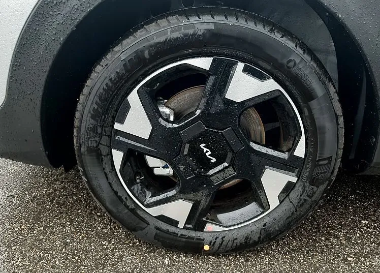 Zunanja slika - KIA Stonic - 1.0 T-GDi 73.6 kW  100 KM  EX Pulse DCT - 6