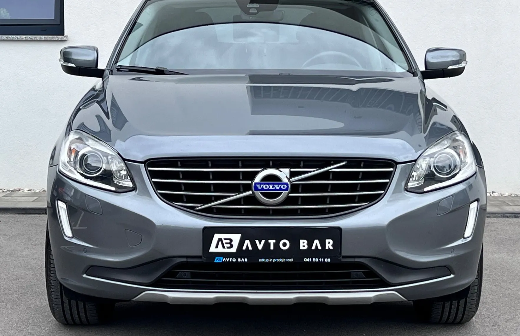 Zunanja slika - Volvo XC60 - 2.4 AWD D4+XENON+NAVI+KLJUKA... - 2