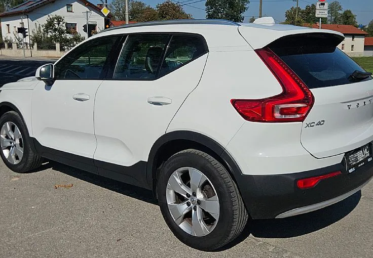 Zunanja slika - Volvo XC40 - 2.0 TD °AUTOMATIC° °FULL-LED° °18-COL° °KAMERA° - 6