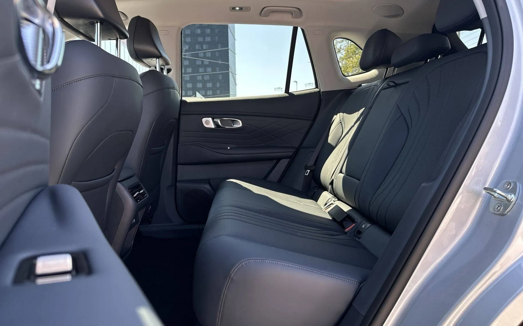 Notranja slika - Geely StarRay EM-i - Plug-In Hybrid 1.5 Max Avt. - 11