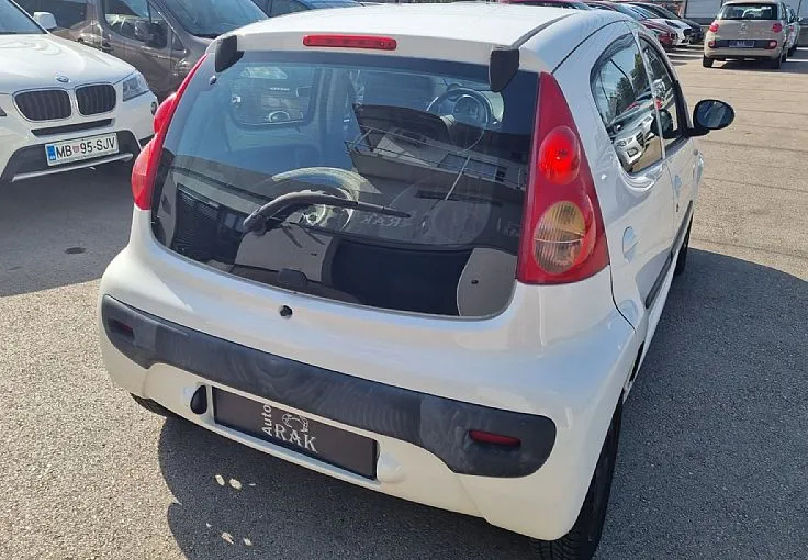 Zunanja slika - Peugeot 107 - Style 1.0 2-Tronic 73670KM.PRVI L., SER. VERIGA - 5