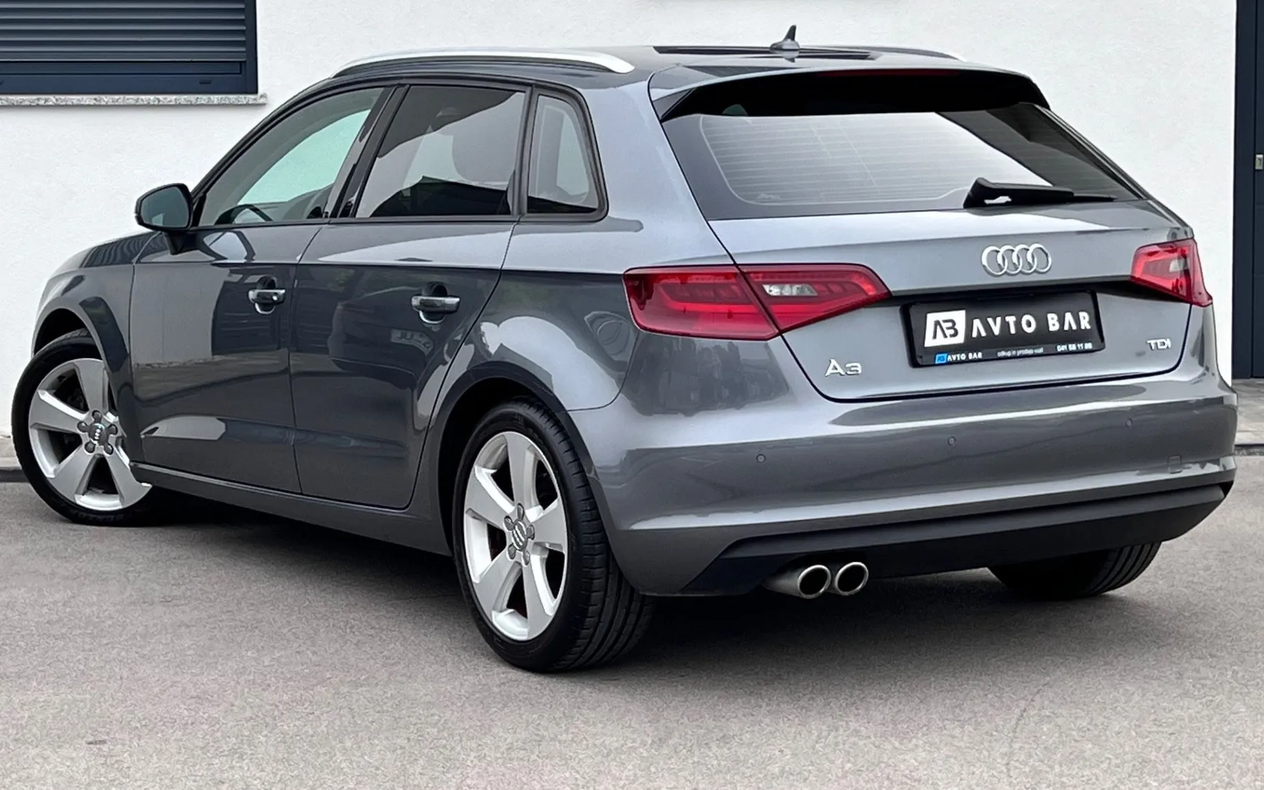 Notranja slika - Audi A3 - Sportback 2.0 TDI+NAVI+TEMP+S-tronic - 8