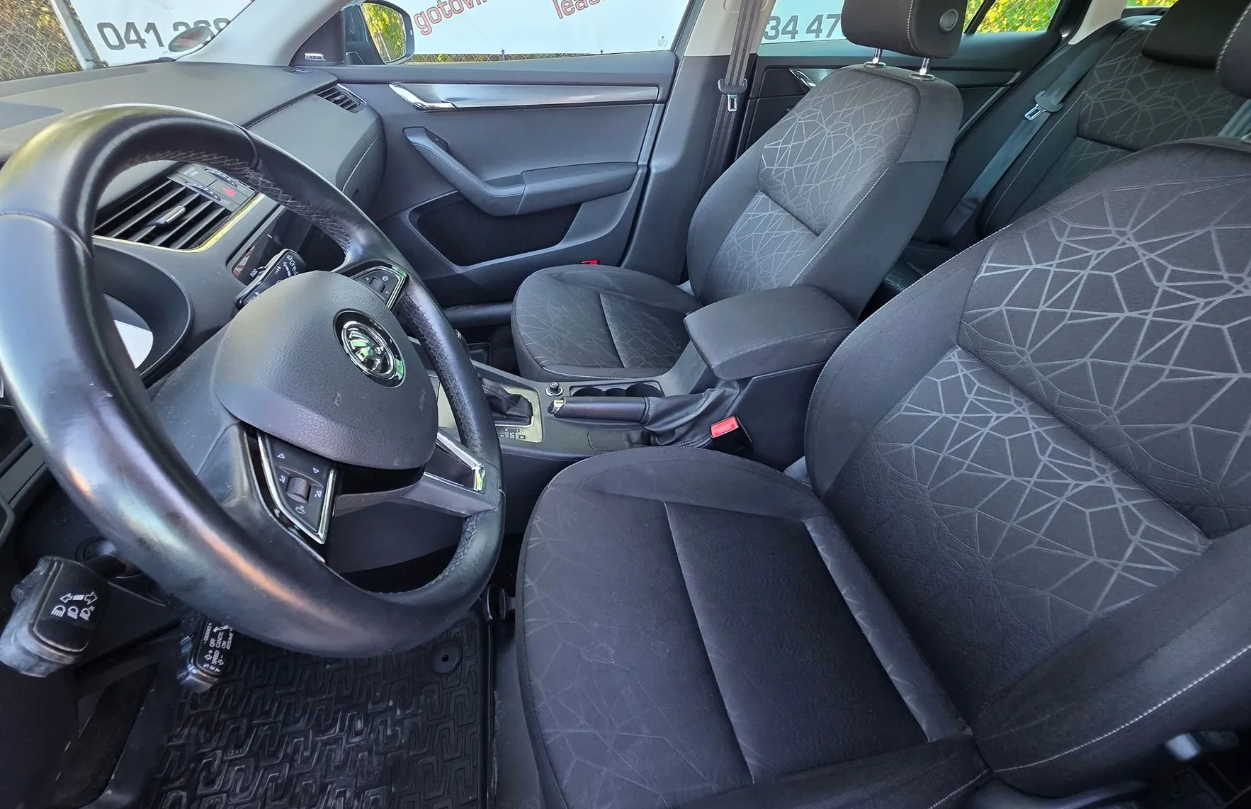 Zunanja slika - Škoda Octavia - COMBI 2.0TDI DSG LED-NAVI-CANON-GRETJE SEDEŽEV-ALU - 12