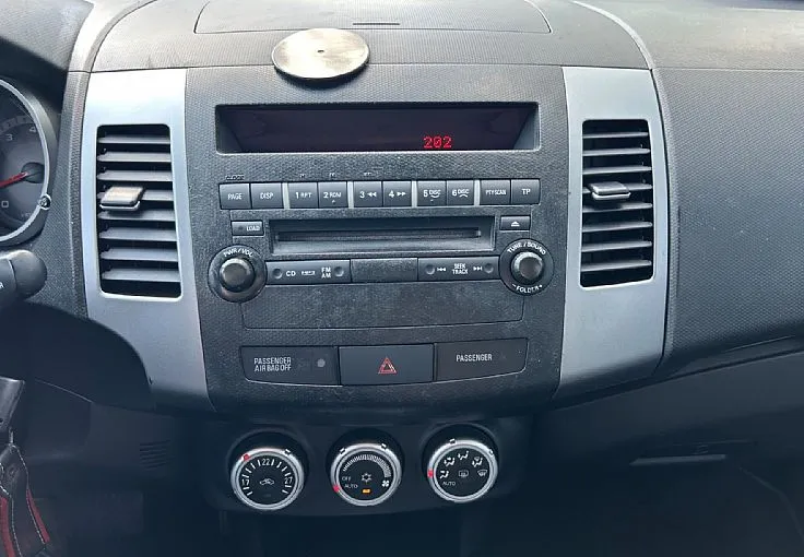 Zunanja slika - Citroën C-Crosser - 2.4 Exclusive CVT - 9