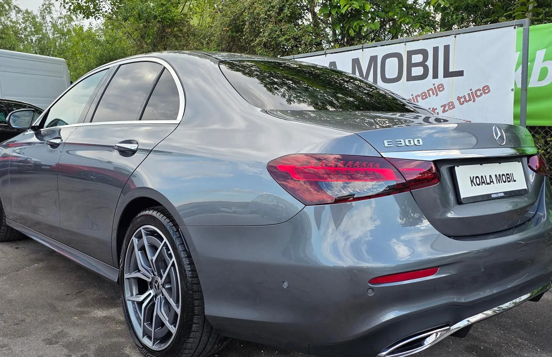 Zunanja slika - Mercedes-Benz E-Razred - E 300 AMG LINE LED-VIRTUAL-KAMERA-1.LASTNIK - 6