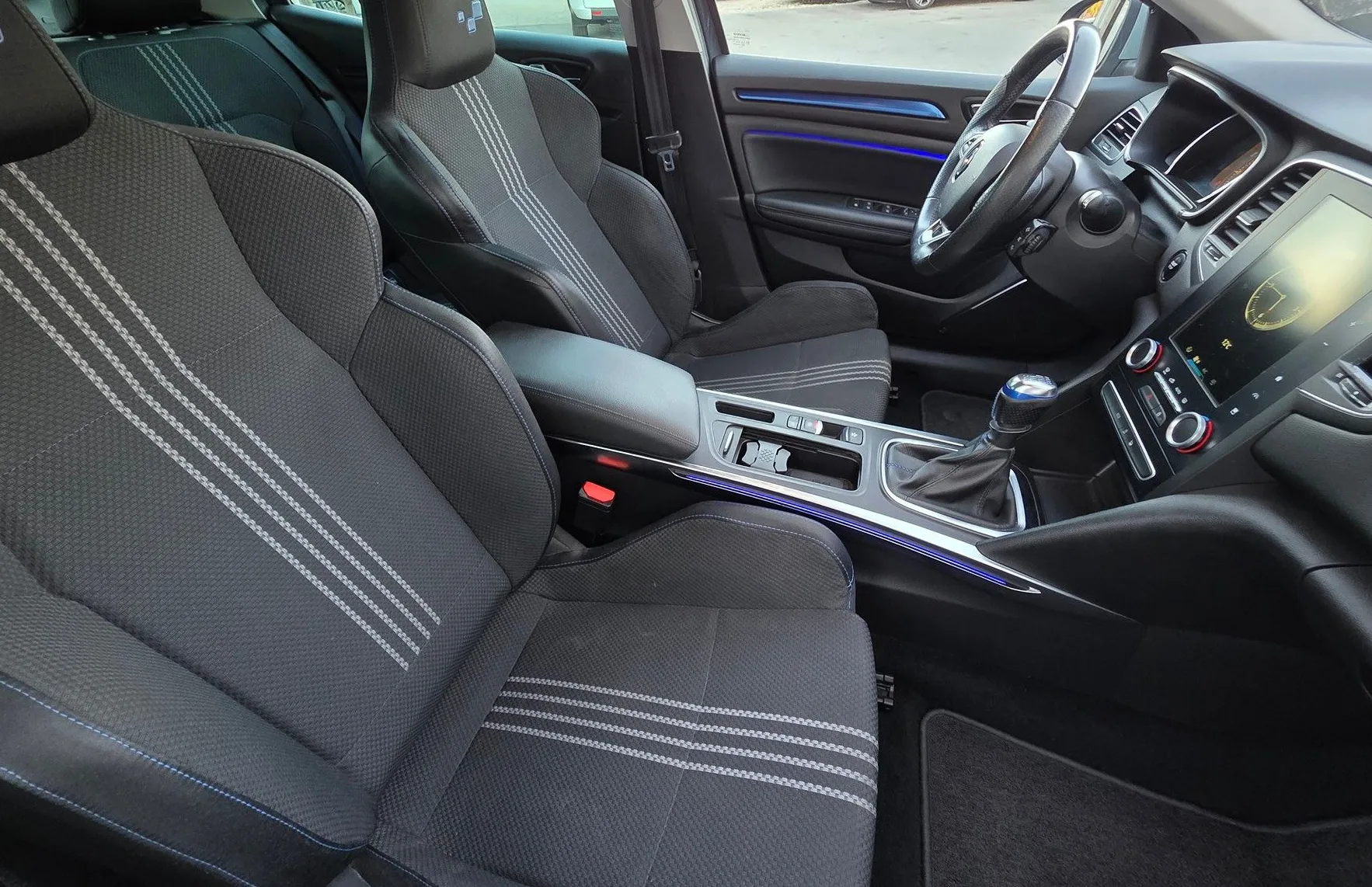 Zunanja slika - Renault Mégane - Megane TCe 130 GT LINE LED-KAMERA-NAVI-ALU18-1.LASTNIK - 13