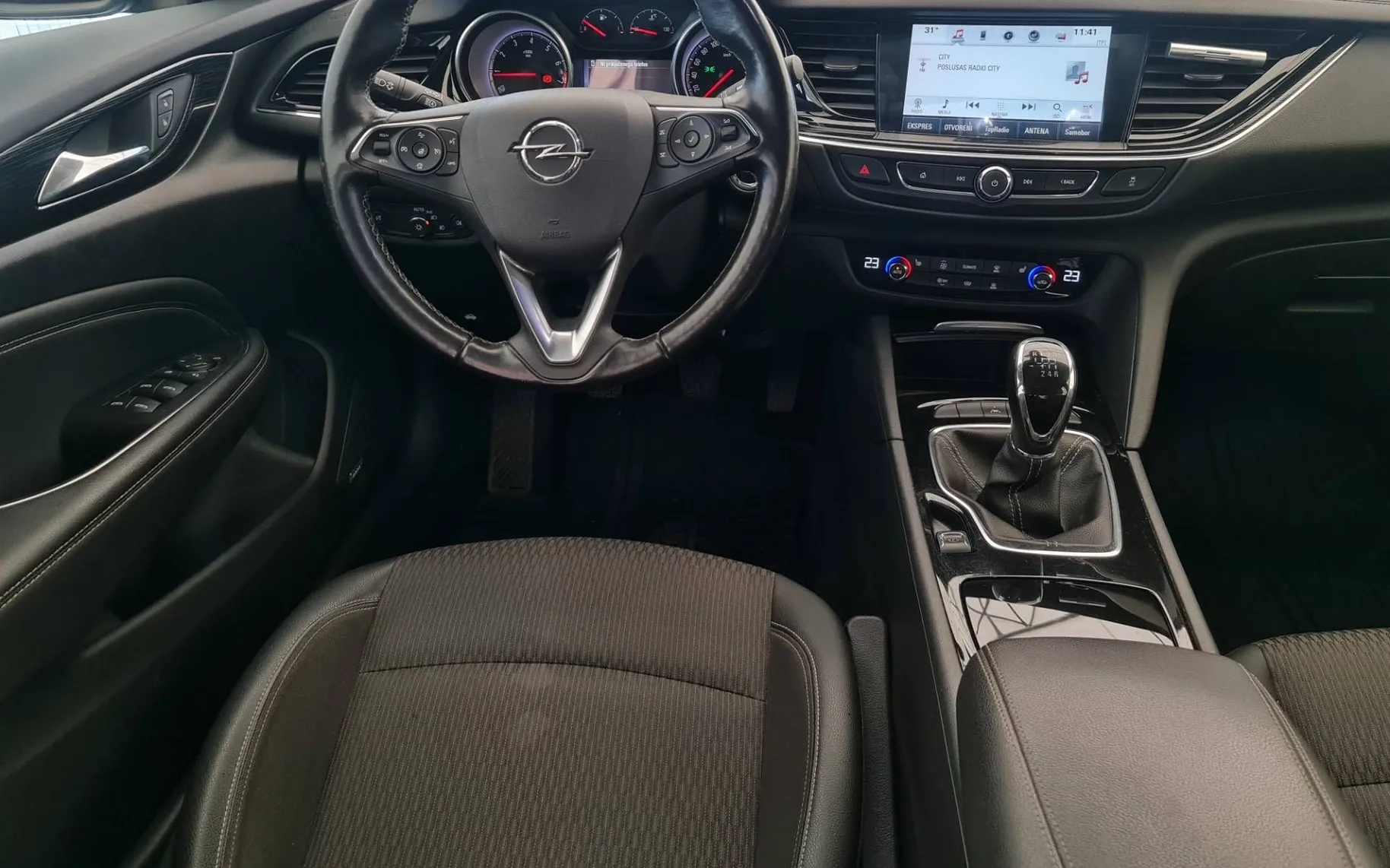 Notranja slika - Opel Insignia - Grand Sport 1.5 Turbo ecoTEC Innovation Slovenec - 9