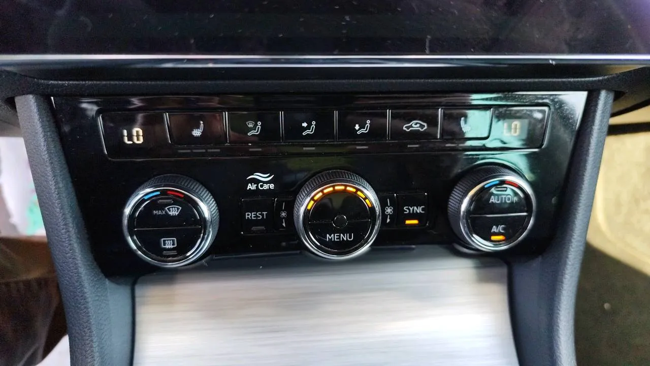Notranja slika - Škoda Superb - 2.0 TDI - 17