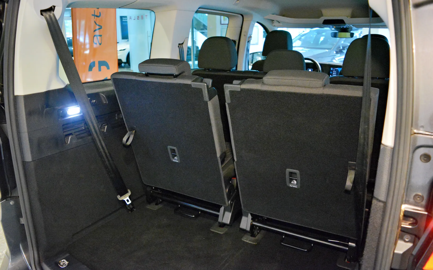 Notranja slika - Volkswagen Caddy - 2,0 TDI Highline - 7