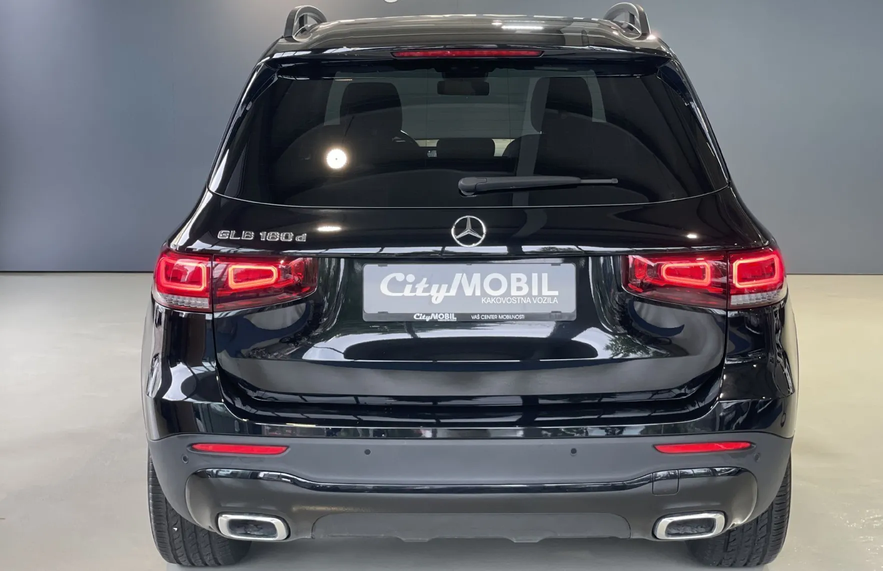Zunanja slika - Mercedes-Benz GLB-Razred - NAVIGACIJA-TEMPOMAT-VIRTUAL-KAMERA-LED - 4