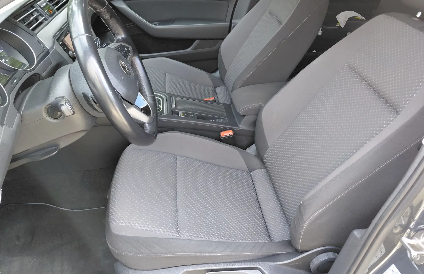 Zunanja slika - VW Passat - Variant 2.0 TDI  Business DSG Kamera - LED - Navi - 10
