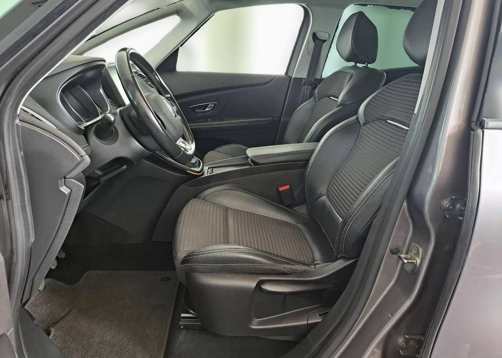 Notranja slika - Renault Scenic - dCi 120-FUL LED-KAMERA-1 LASTNIK-GARANCIJA - 7