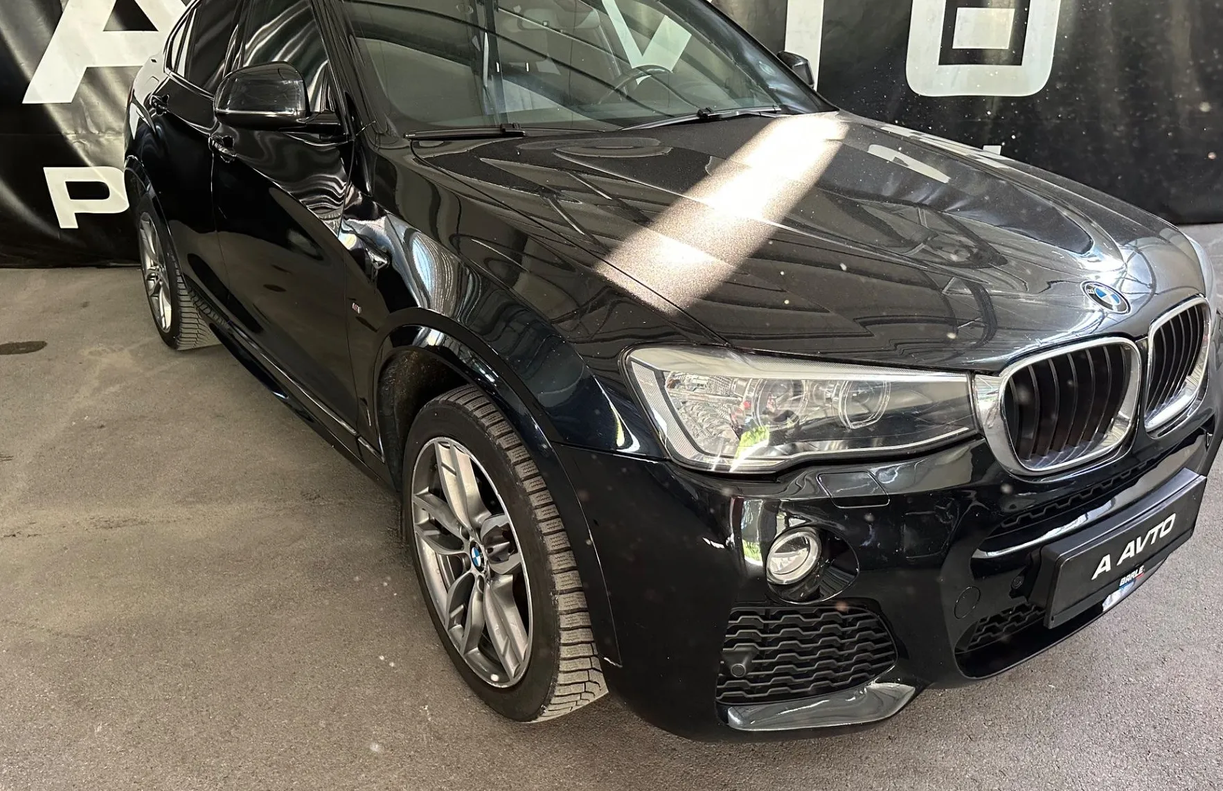 Zunanja slika - BMW X4 - serija : xDrive 20d M Sport Avt.-HUD-USNJE-KAMERA-VK-19COL - 2