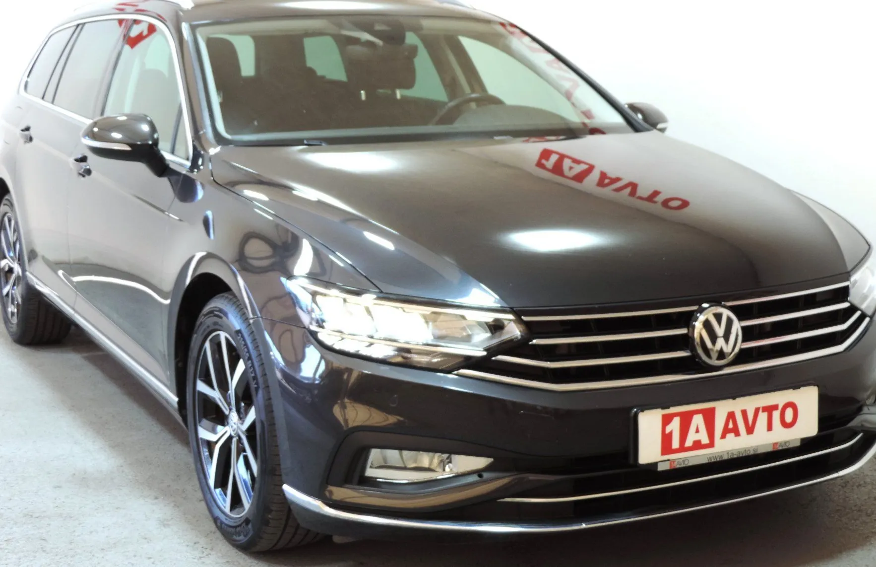 Zunanja slika - VW Passat - Variant 2.0 TDI BMT SCR Elegance PANORAMA-ACC-VIRTUAL… - 3