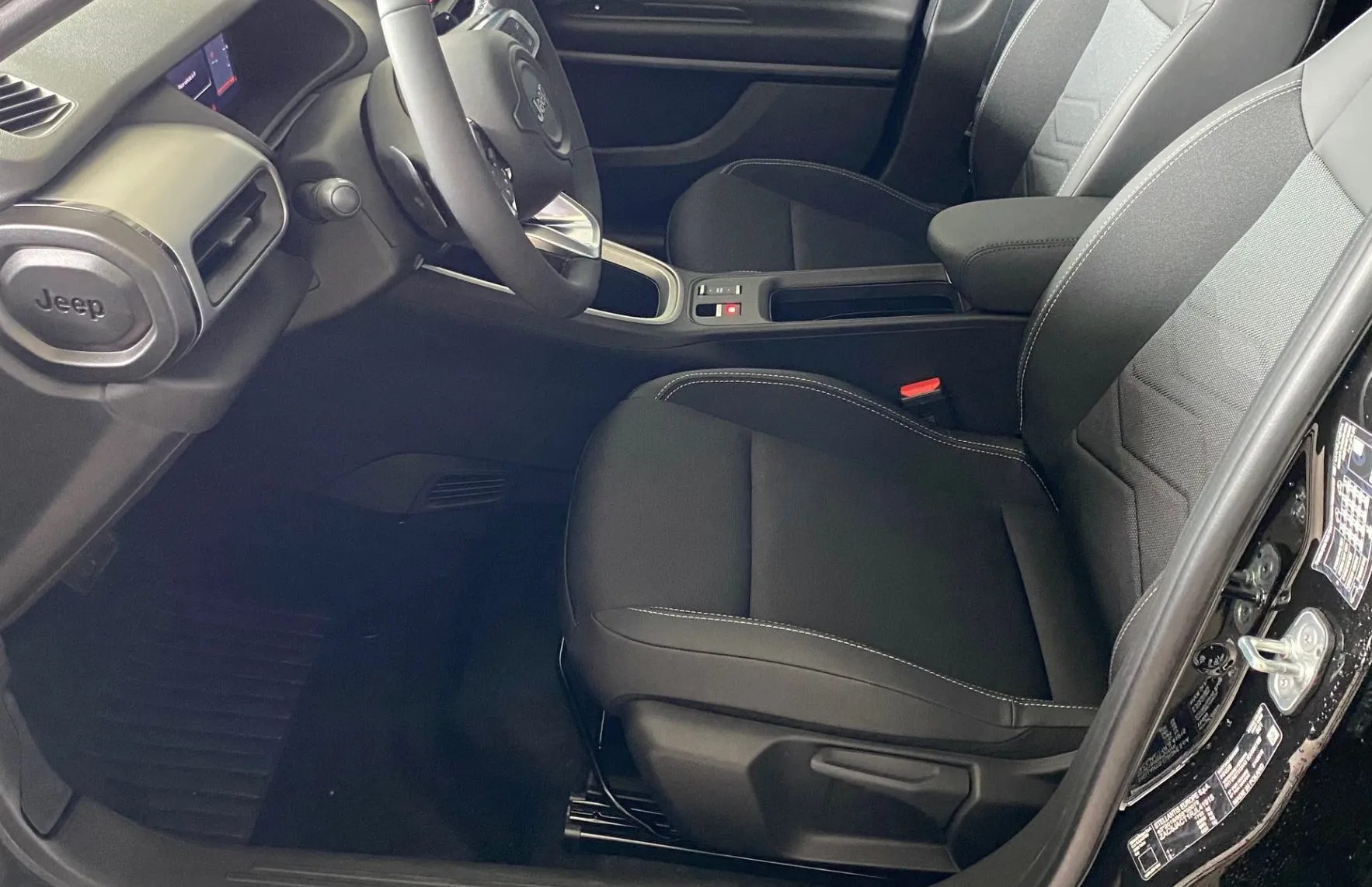 Zunanja slika - Jeep Avenger - Altitude 1.2 E-DCT6 MHEV 100 - 6