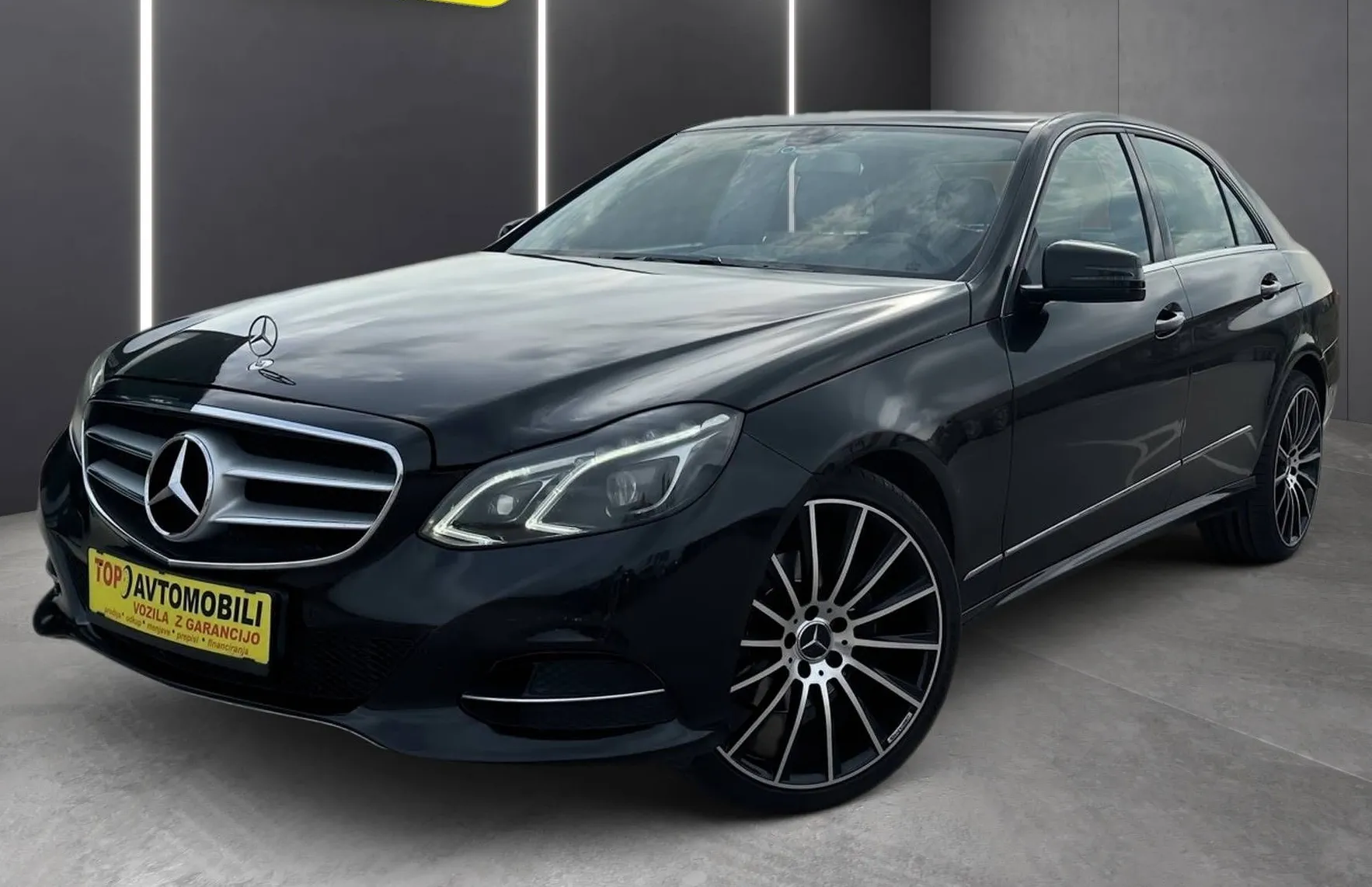 Zunanja slika - Mercedes-Benz E-Razred - 250 CDI SLOVENSKO VOZILO NAVI PDC TEMPOMAT TOP - 1