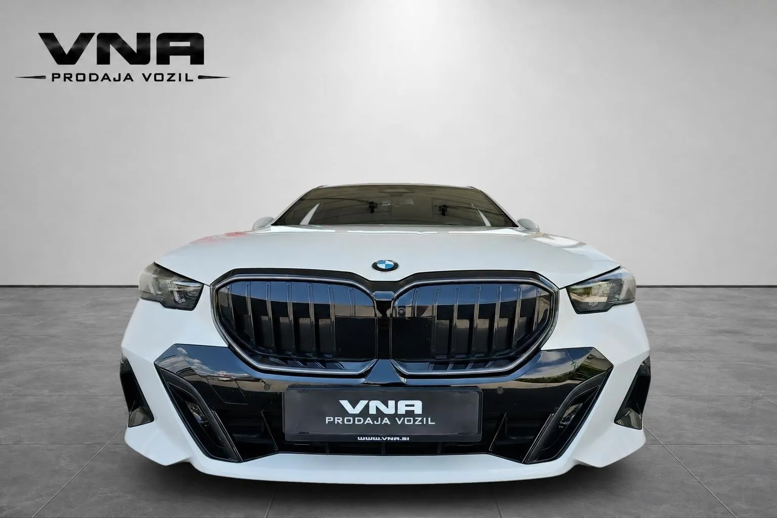 Zunanja slika - BMW serija 5: - 540d xDrive Avt. |M-OPTIC|ICON|HL.SED|360-KAM|A20| - 2