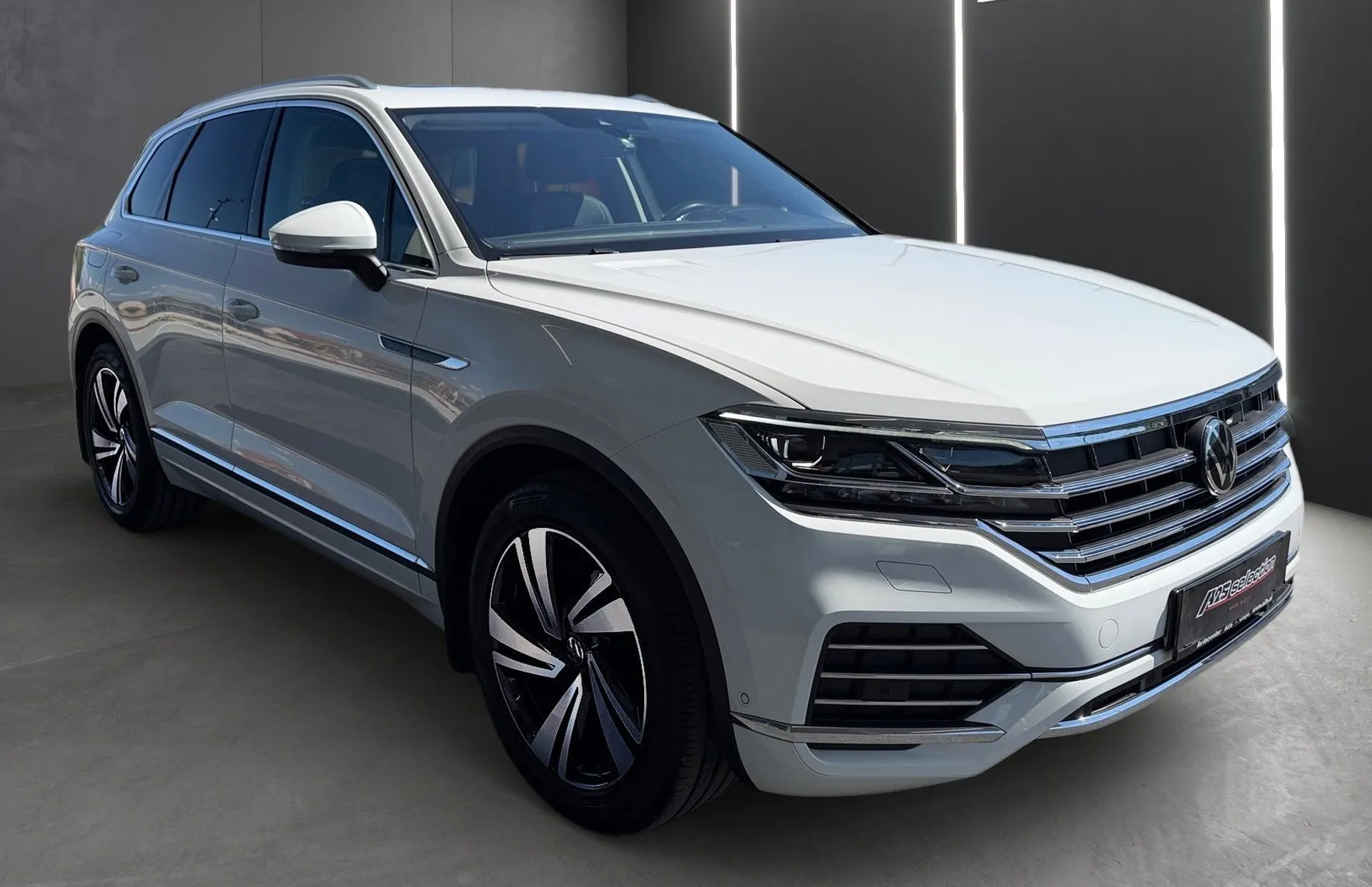 Zunanja slika - VW Touareg - 4motion V6 TDI Elegance Tiptronic-Slovensko vozilo - 2