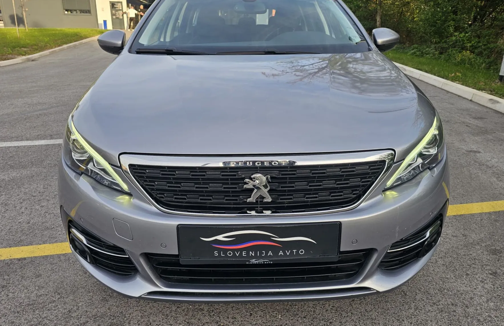 Zunanja slika - Peugeot 308 - SW 1.5 BlueHDi 130 Pack Avt.|2xpdc|alu|navi|led - 2