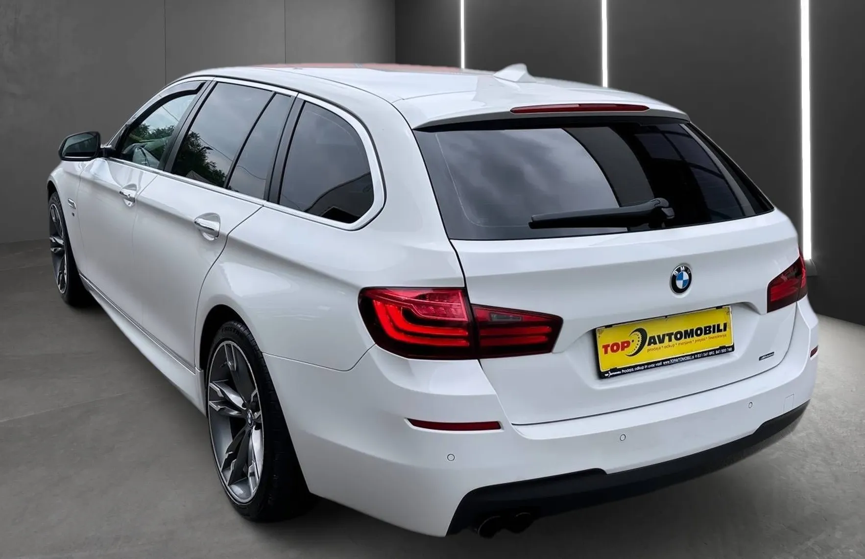 Zunanja slika - BMW Serija 5 - Touring: 520d M SPORT PAKET BI-XENON NAVI TEMP PDC HI-FI - 6