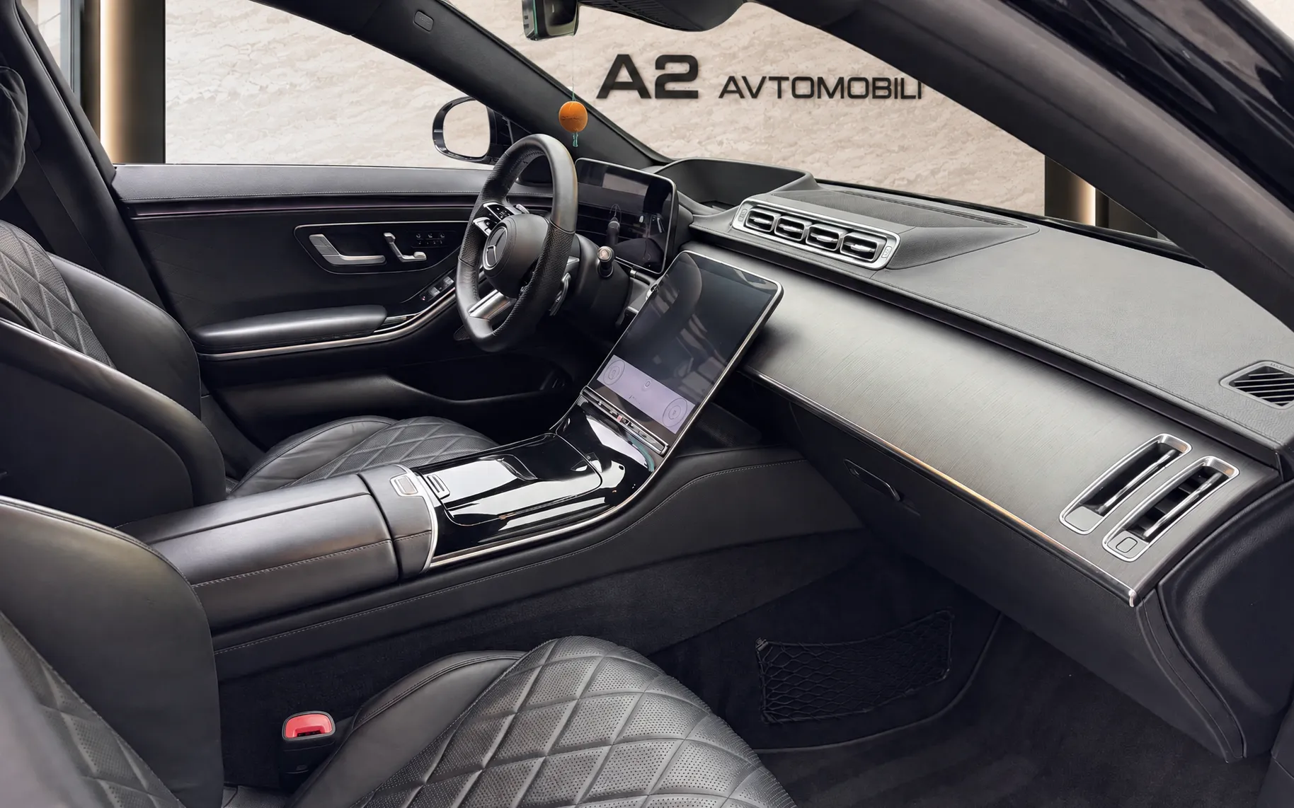 Notranja slika - Mercedes-Benz S-Razred - S 500 4MATIC AMG Line Avt.-MAX OPREMA- - 10