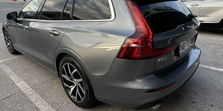 Zunanja slika - Volvo V60 - T5 2.0 Momentum FWD + VLEČNA KLJUKA - 7