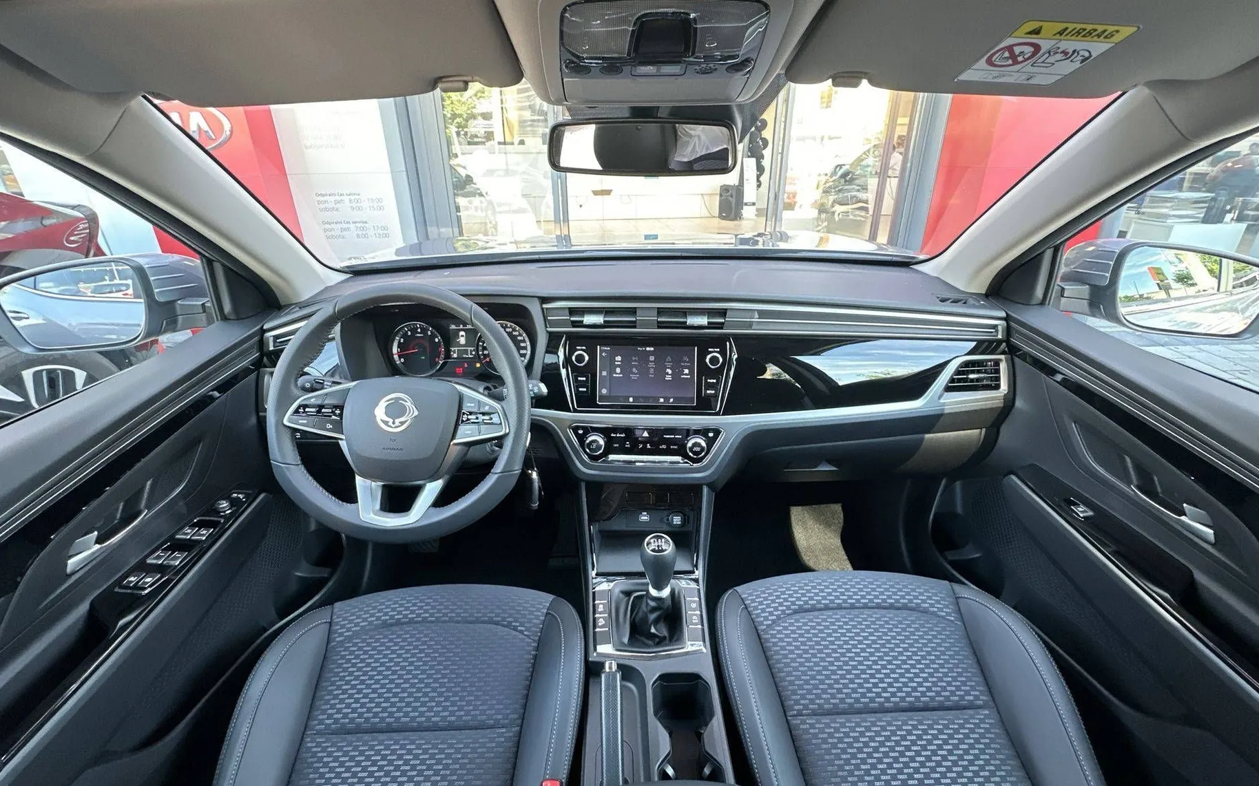 Zunanja slika - SsangYong Korando - 1.5 T-GDi Style 2WD MT - 11