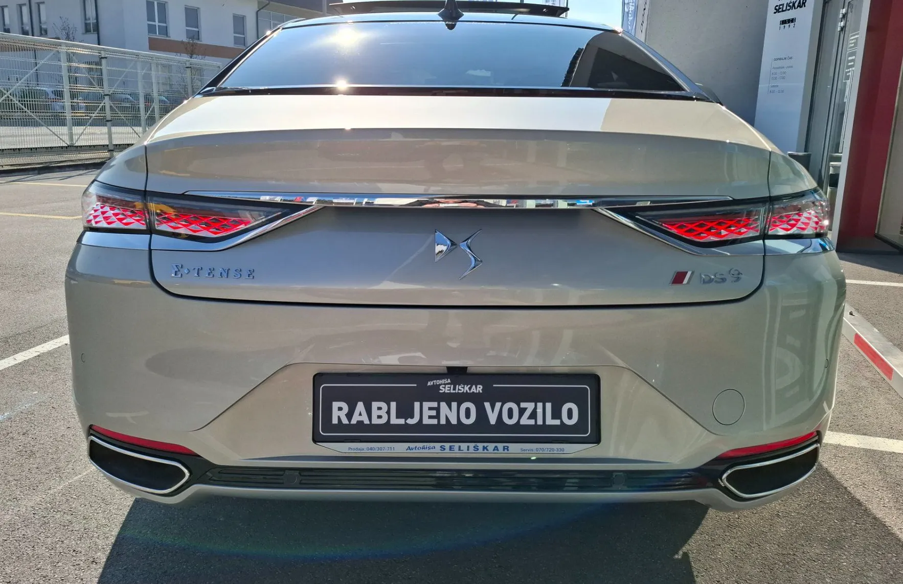 Zunanja slika - DS DS 9 - 1.6PHEV PERFORMANCE LINE+ 250HP - KOT NOV - 193KM - 7