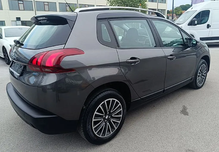 Zunanja slika - Peugeot 2008 - 1.2 PureTech 110 S S Active-1.LASTNIK-77661 KM - 3