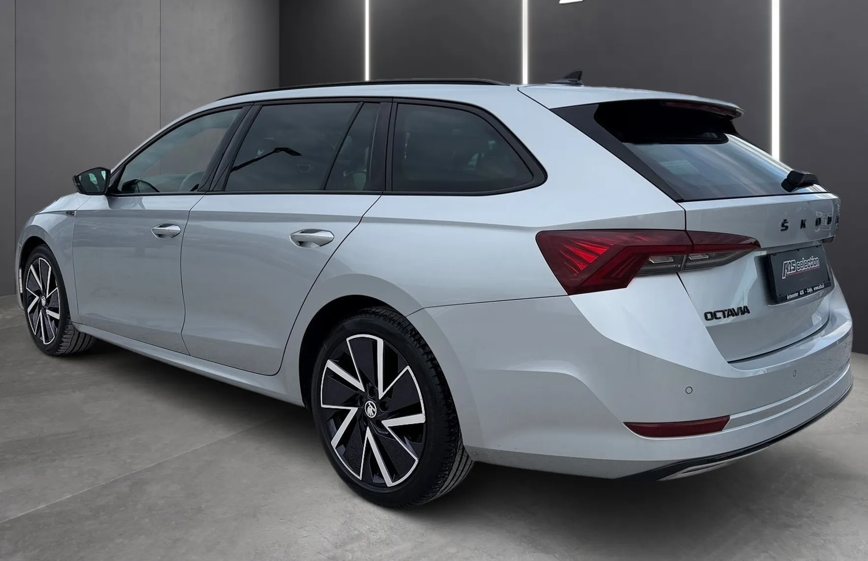 Zunanja slika - Škoda Octavia - 2.0 TDI Sportline 110 kW DSG-Keyless-LED-PDC - 4