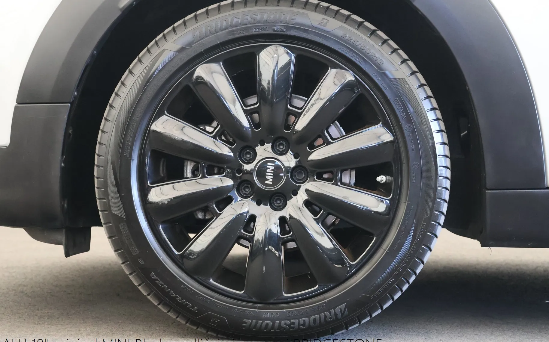 Zunanja slika - MINI Countryman Cooper - D 2.0d Aut Essential Trim 150KM - 18