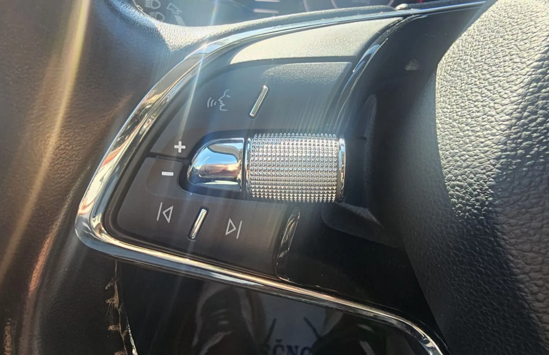 Zunanja slika - Škoda Kamiq - Style 1.5 TSI 150 DSG|navi|alu|fulLED|Wirtual|PDC| - 15