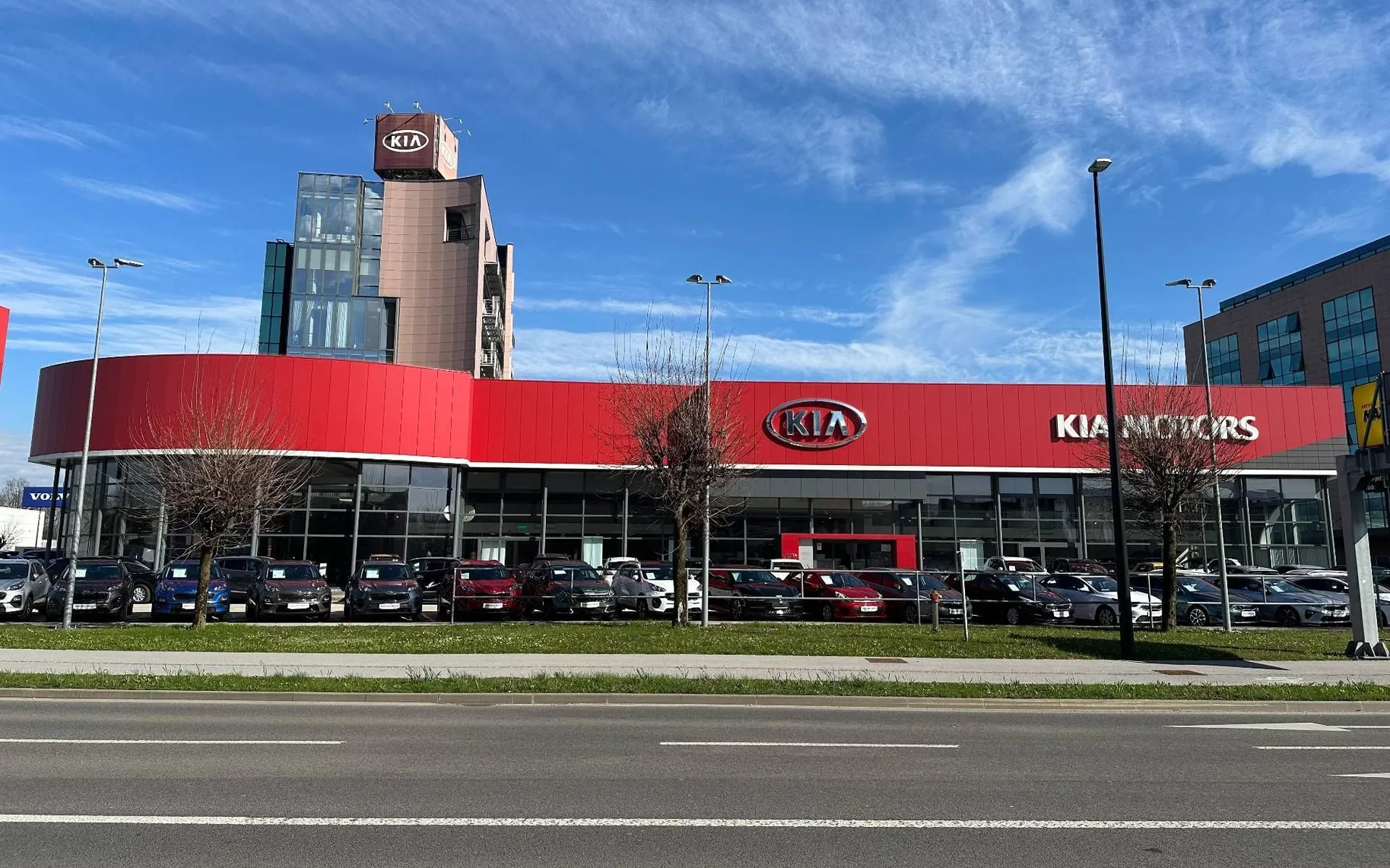 Notranja slika - KIA Sportage - 1.6 T-GDi LX Fresh Plus ISG 7 DCT - 20