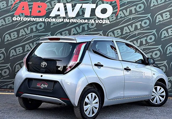 Zunanja slika - Toyota Aygo - 1.0 VVT-i x KLIMA+BT TEL+SERVO+BREZ POLOGA+UGODNO - 5