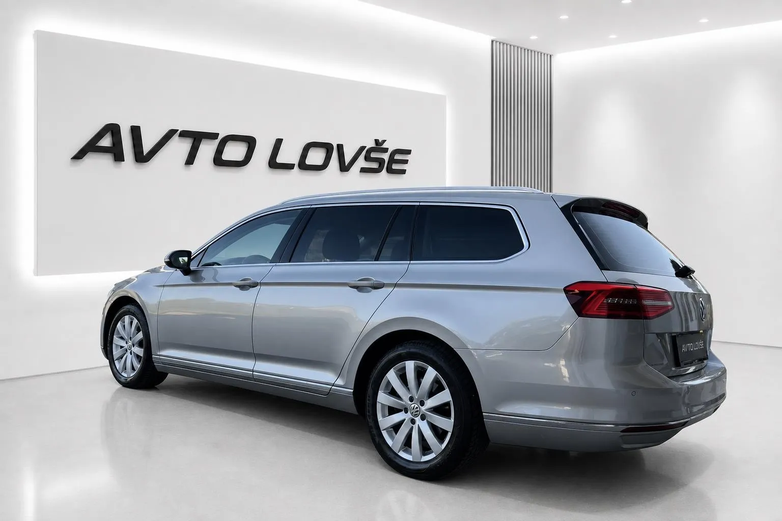 Notranja slika - Volkswagen Passat Variant - 2.0 TDI BMT Highline DSG-LED-NAVI-ALU-ODLIČEN... - 8