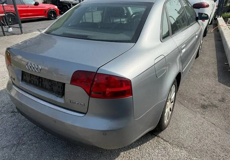 Notranja slika - Audi A4 - 1.9 TDI - 7
