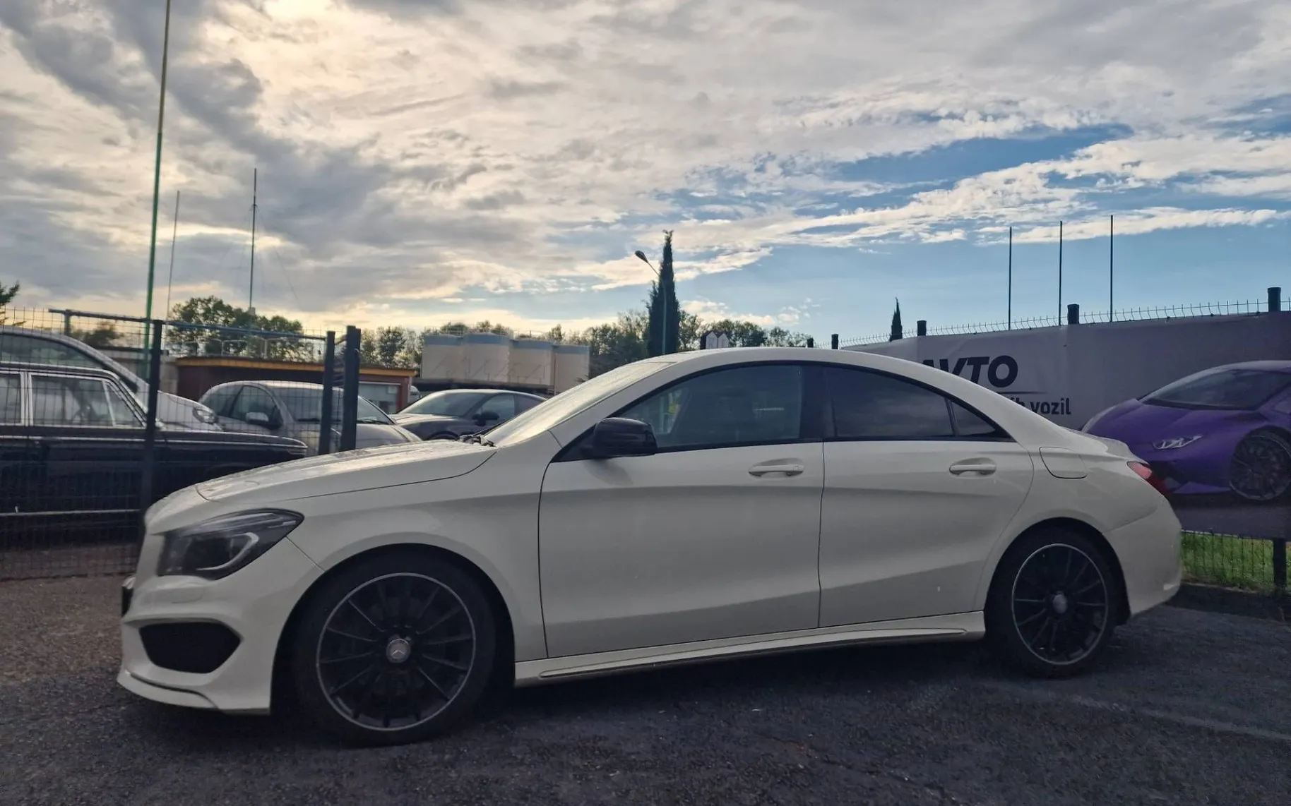 Notranja slika - Mercedes-Benz CLA-Razred - 220 CDI AMG AVT. NA LEASING POLOG 1400 - 12