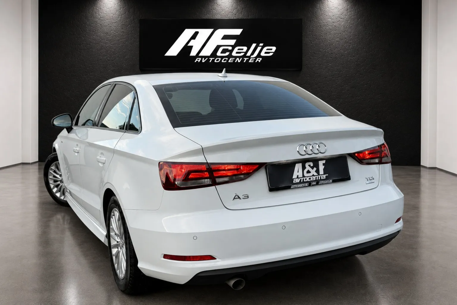 Zunanja slika - Audi A3 - 1.6 TDI-LIMO-NAVI-LIZING ZA TUJCE-PDC-TEMPOMAT- - 6