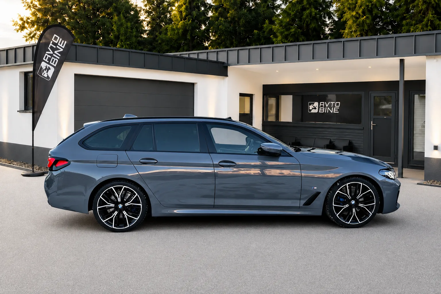 Zunanja slika - BMW serija 5 Touring: - 520D•M PAKET•PANO•NARDO•FACELIFT•LED•KOT NOV - 4
