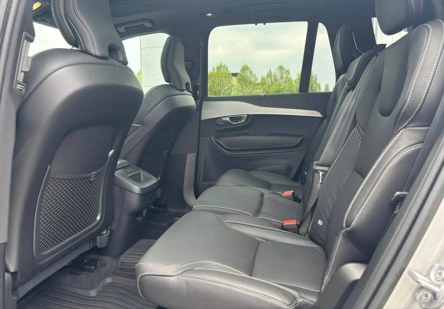 Notranja slika - Volvo XC90 - B5D AWD Plus Dark Avt. SLO-ZRAČNO-HAR KARDON-PANO - 7
