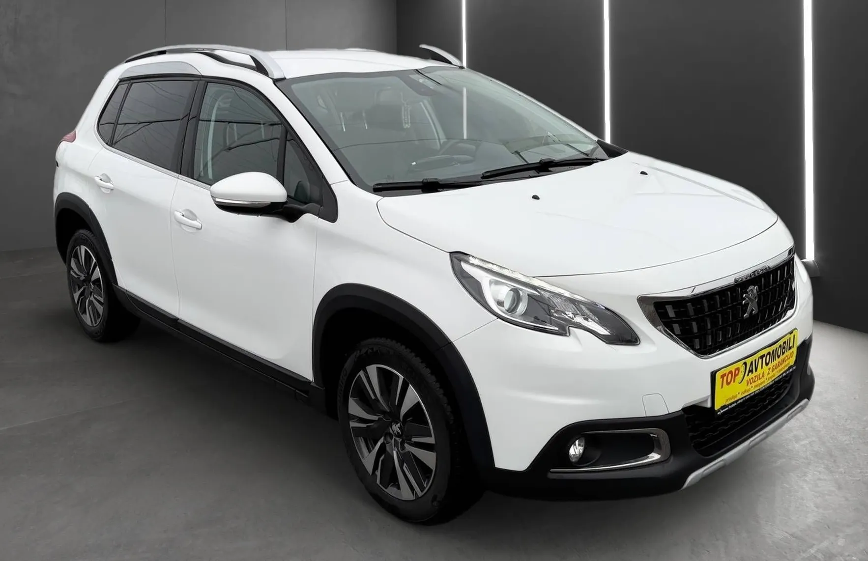 Zunanja slika - Peugeot 2008 - 1.2 PureTech SLOVENSKI 1.LASTNIK BI-XENON NAVI P - 9