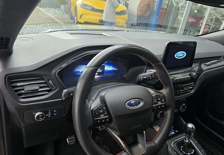 Zunanja slika - Ford Kuga - ST-LINE 1.5 EcoBoost 110kW S S - 6