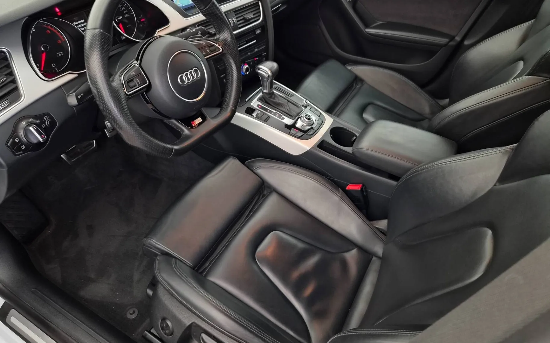 Notranja slika - Audi A5 Sportback - 2.0TDI-AUT.-S LINE-SPORT-2XLED-2XPDC-USNJE-NAVI-F1 - 9