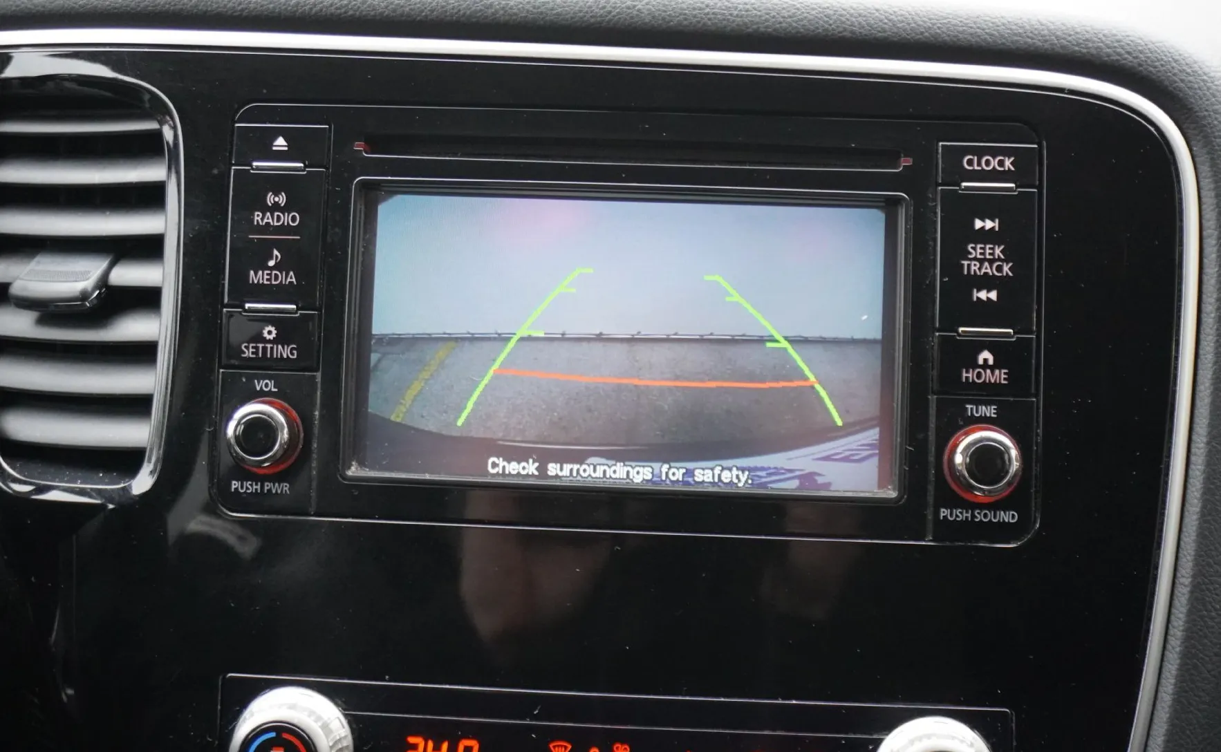 Zunanja slika - Mitsubishi Outlander - 2.0 MIVEC 4WD Intense CVT - 11