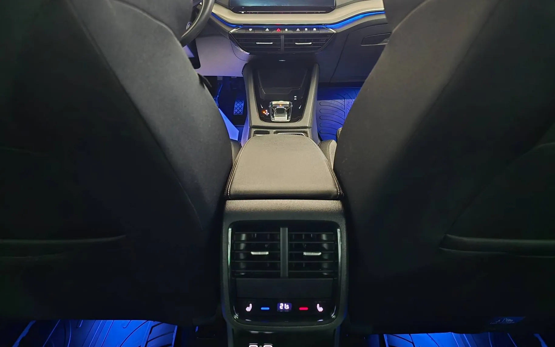 Notranja slika - Škoda Octavia - Combi 2.0 TDI Tour DSG - LED.kamera.masaža.kljuka - 13