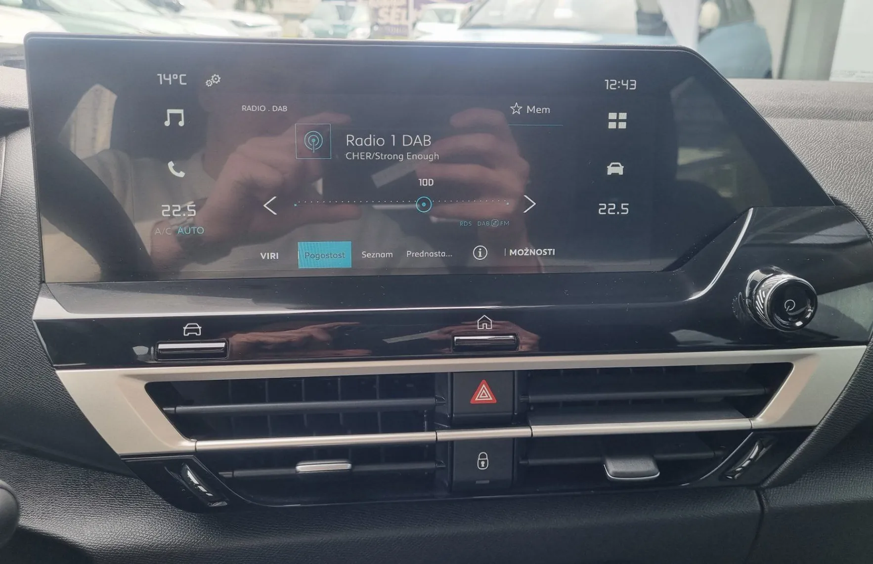 Zunanja slika - Citroën C4 - 1.2 PureTech 100 You  - SAMO 19.857KM - AKCIJA - 18